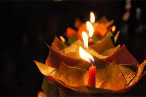 আপনি আজ কার কথা ভাবছেন?